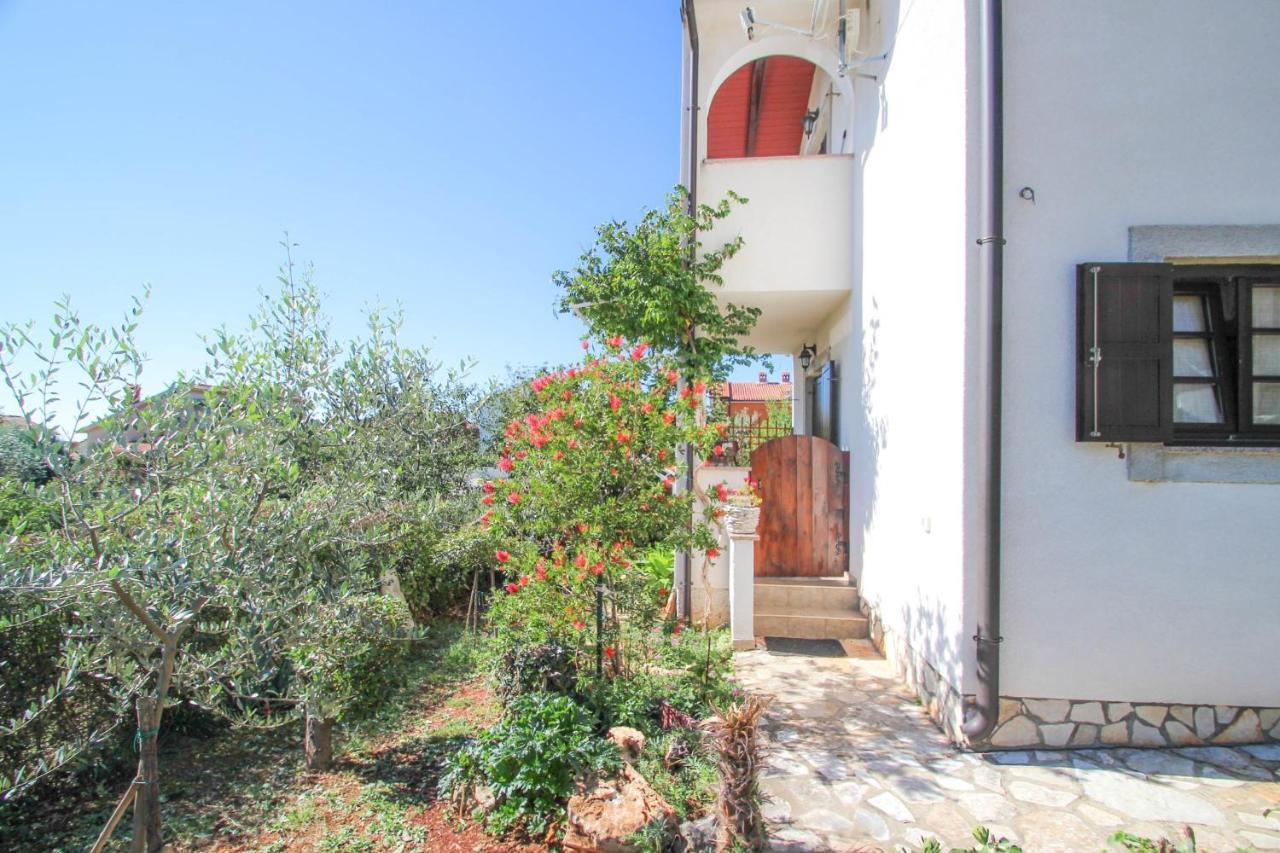 Santo Apartment Novigrad  Exterior photo